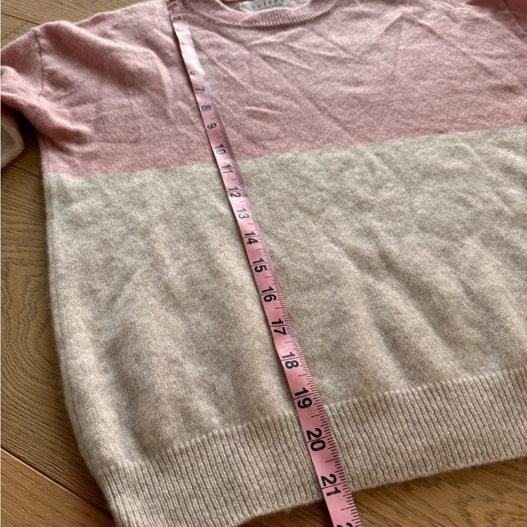 Velvet by Graham & Spencer Women's Nora 100% Cashmere Sweater XS Cream and Pink - Picture 6 of 8